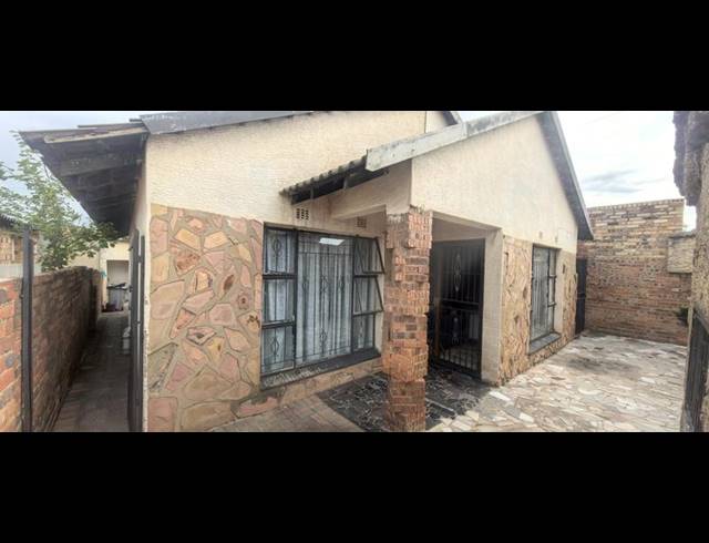 0 BEDROOM HOUSE FOR SALE IN MOROKA